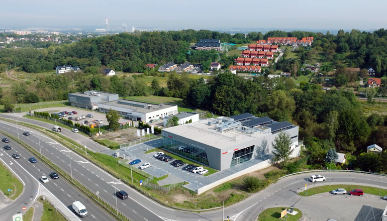 Drone X Vision - Film promocyjny inwestycji budowy salonu Audi w Wieliczce - timelapse